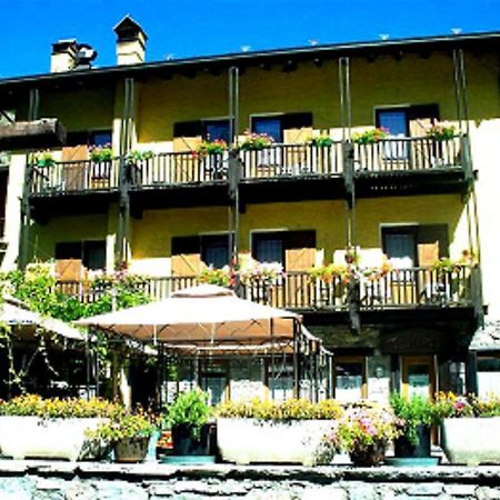 Hotel Veneriaz Nus Exterior photo